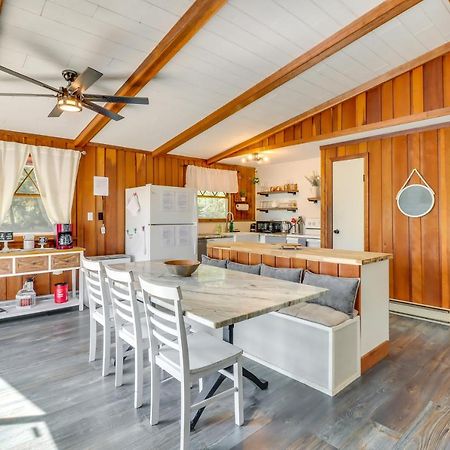 Lakefront Poconos Vacation Rental With Swim Dock! Long Pond 外观 照片