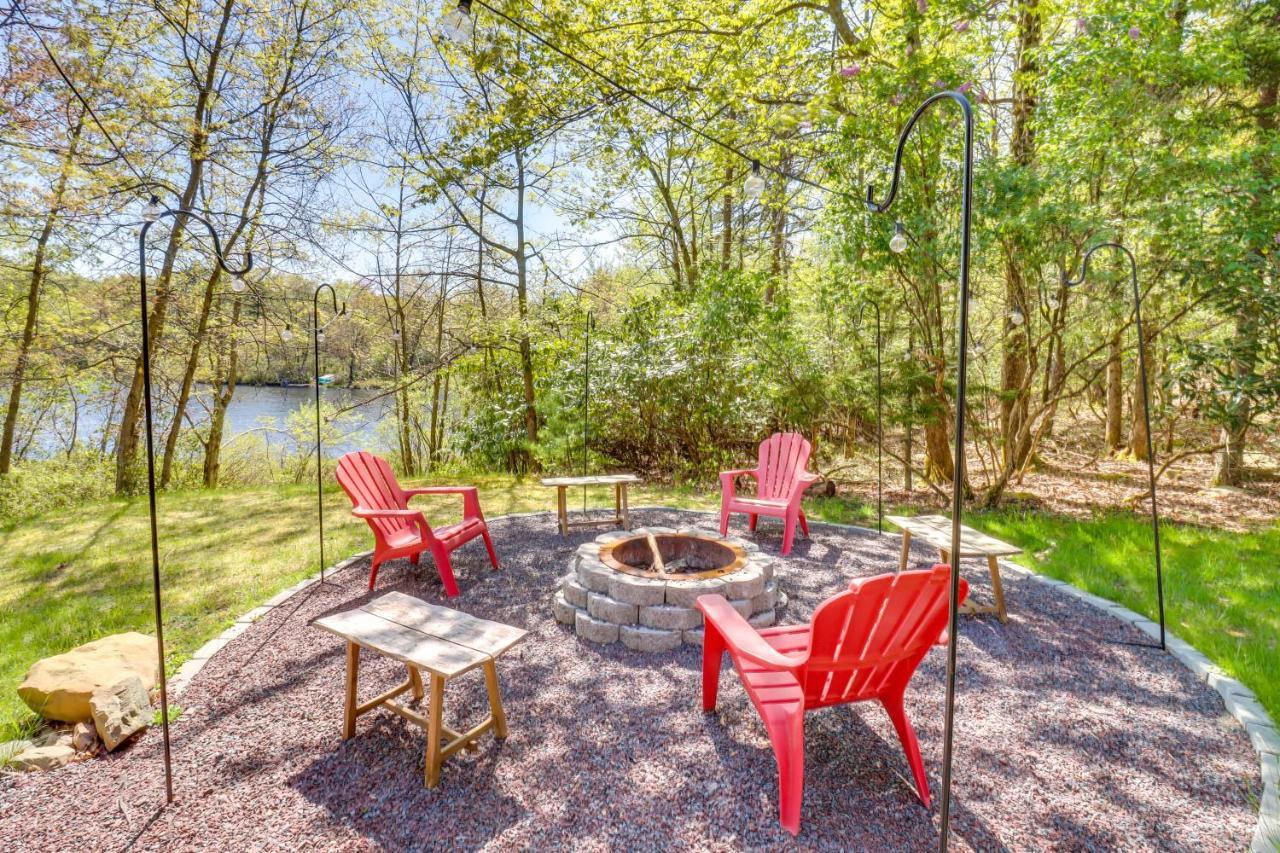 Lakefront Poconos Vacation Rental With Swim Dock! Long Pond 外观 照片