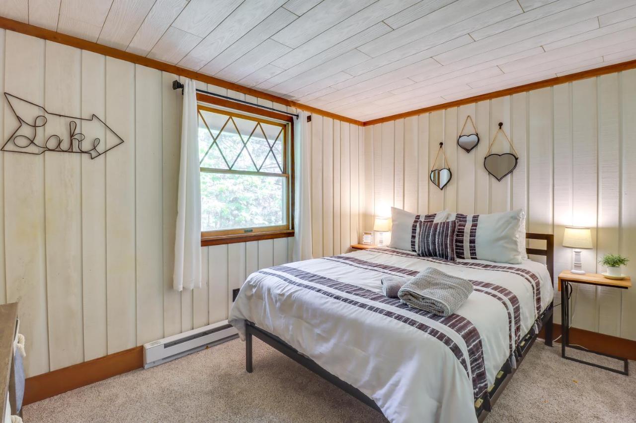Lakefront Poconos Vacation Rental With Swim Dock! Long Pond 外观 照片