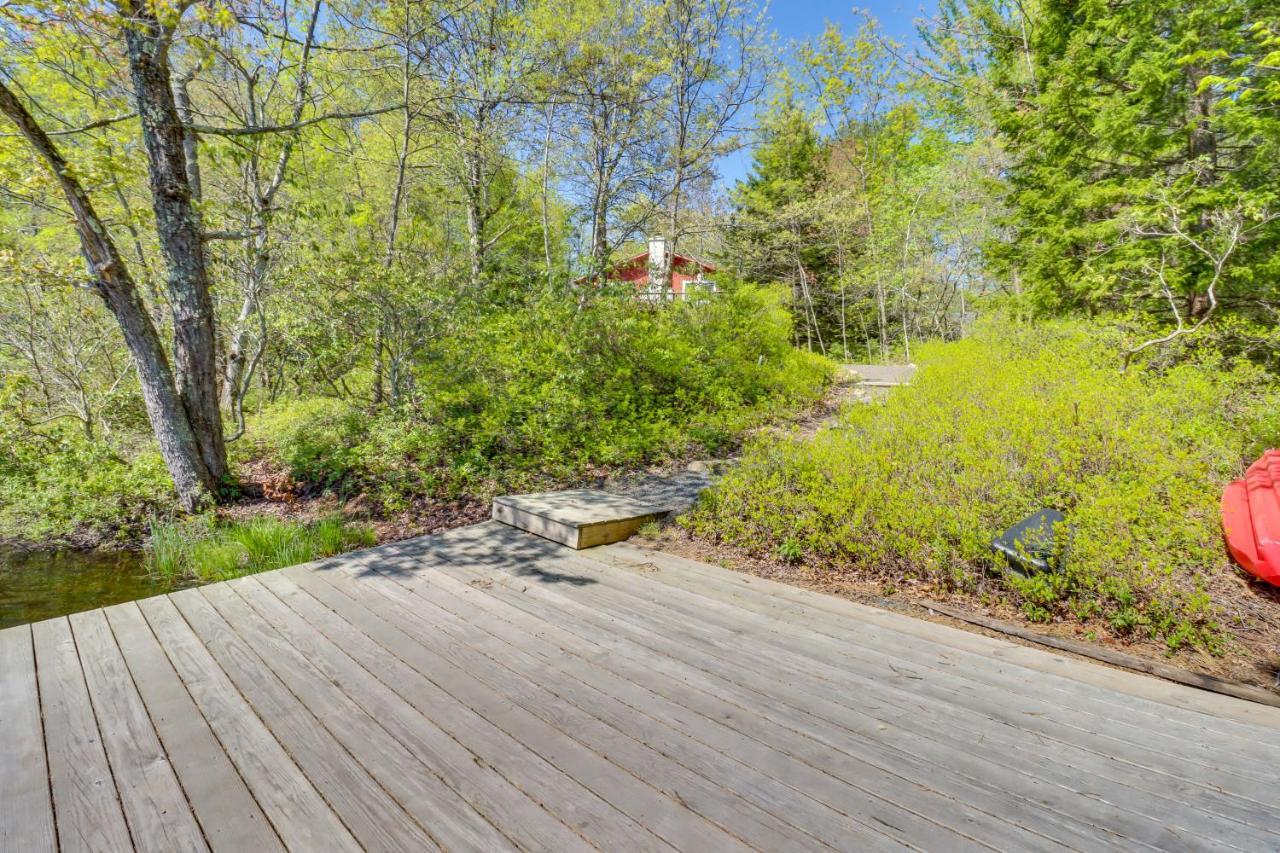 Lakefront Poconos Vacation Rental With Swim Dock! Long Pond 外观 照片